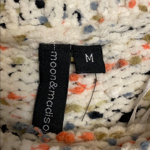 Cropped White & Speckled Soft Knit Sweater - Picture 8 of 13